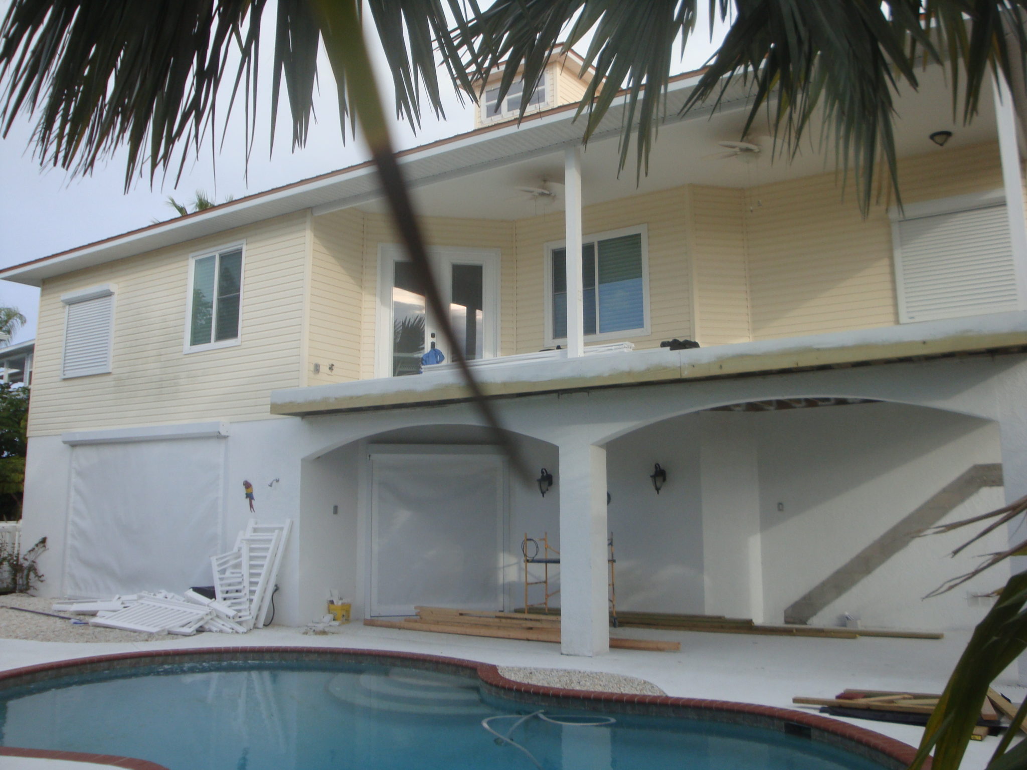 Replacement versus Storm Windows in Bradenton, FL Armored Dade